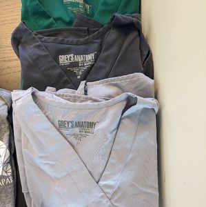 Grey's Anatomy M scrub tops